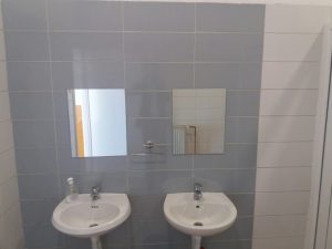 IMG-b7b6560d4b3483cccc4f91a1234688a0-V