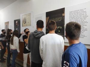 2020-11-02-23-39-56-330